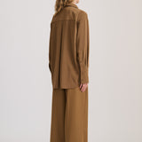 CURVED HEM SHIRT RICH CACAO