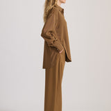 CURVED HEM SHIRT RICH CACAO
